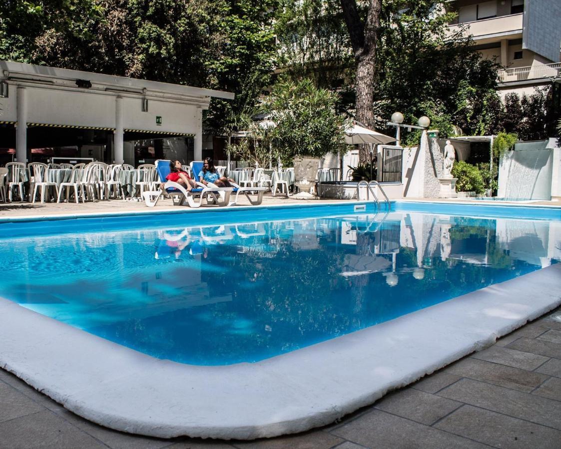 Hotel Carillon Bellaria-Igea Marina Exterior foto