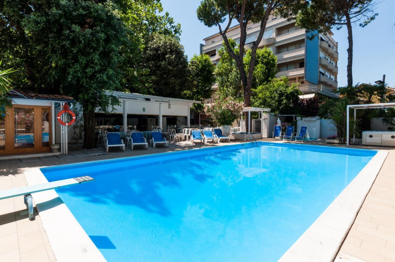 Hotel Carillon Bellaria-Igea Marina Exterior foto